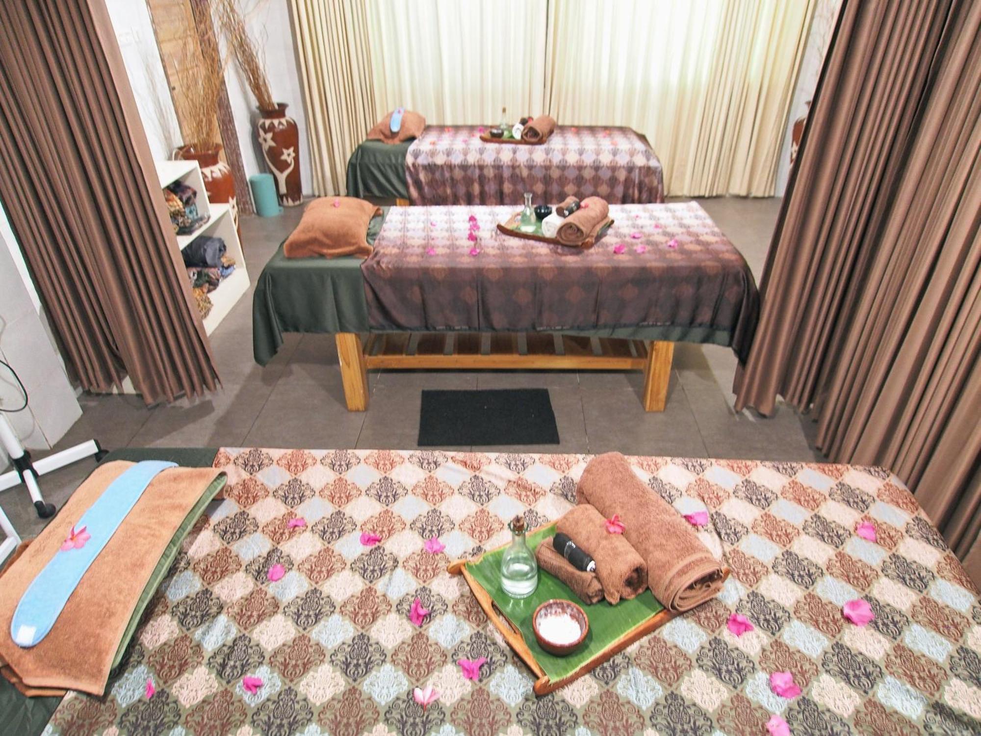 Coco Breeze Spa Hotel 길리 아이르 외부 사진